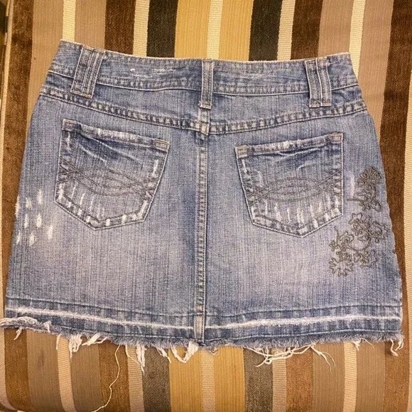 Y2K R4R Rave Jeans Blue Denim Mini Skirt Embroidered Distressed sz 3 - Picture 3 of 10